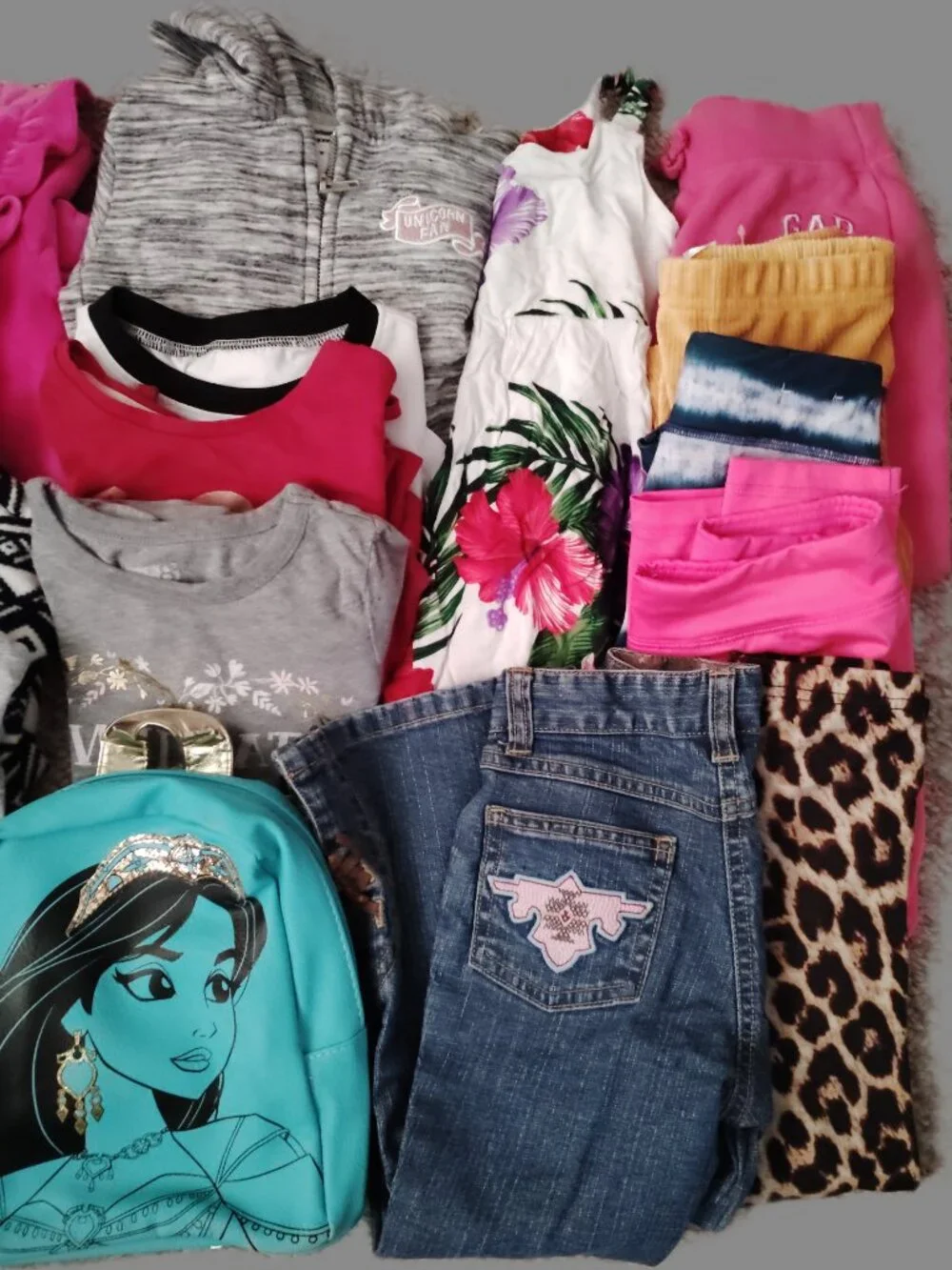 HUGE LOT OF CLOTHES TOPS LEGGINGS JEANS OUTFITS UNDER ARMOUR GAP~GIRLS SIZE XS 4